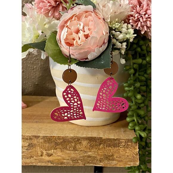 NWT Pink Leather/Wood Boho Cutout Heart Shaped Dangle Earrings - Picture 4 of 5